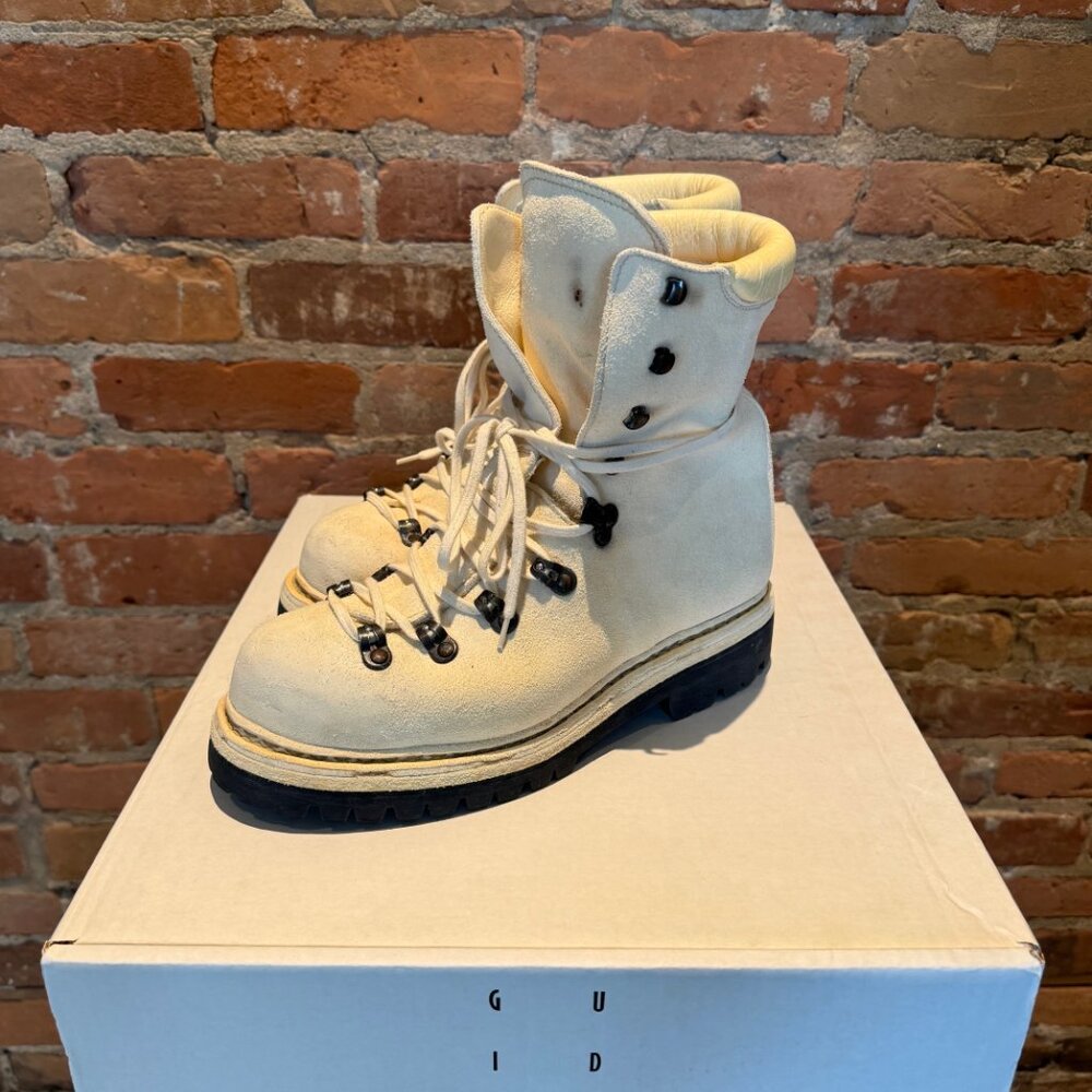 Guidi 20 "Mountain" Boots in Off-White Suede